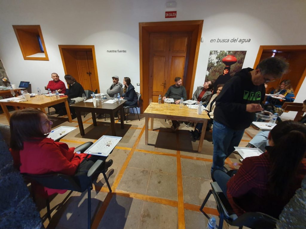 Gran acogida del taller de cata de chocolates en Candelaria
