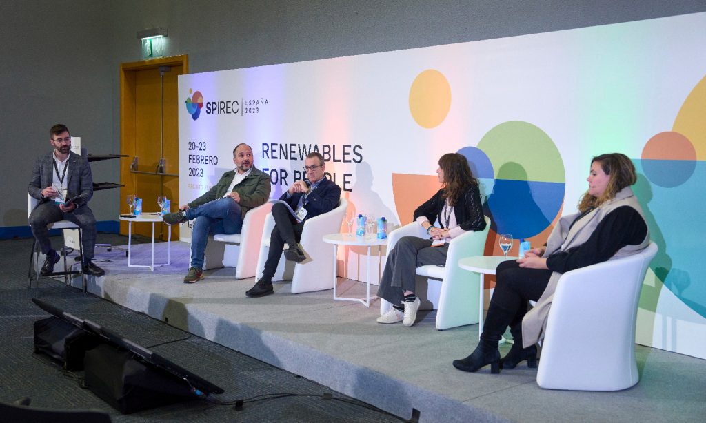 Valbuena expone el PTECan durante la Conferencia Internacional Española de Energías Renovables