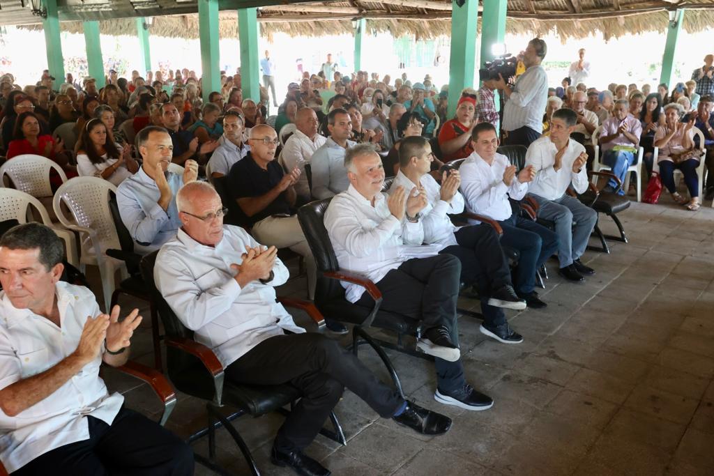 El Gobierno autonómico amplía las ayudas directas para la población canaria en Cuba