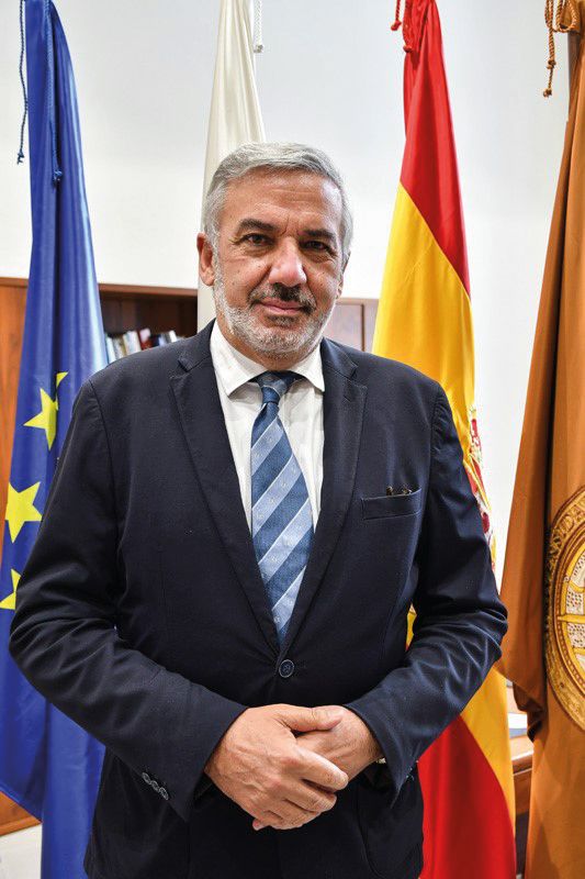 Lluís Serra: “Esta universidad, esta isla y este archipiélago tiene que convertirse en el centro de investigación que gestione y coordine las relaciones con África”