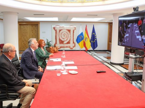La Asociación Española contra el Cáncer en Canarias, Pepe Alemán y la Coordinadora de ONG, Premios Canarias 2023