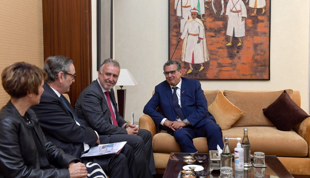 Torres avanza que Binter iniciará tres rutas con Marruecos y hay un compromiso para la línea marítima con Tarfaya