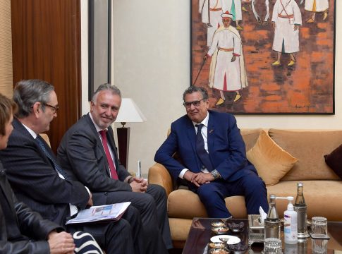 Torres avanza que Binter iniciará tres rutas con Marruecos y hay un compromiso para la línea marítima con Tarfaya