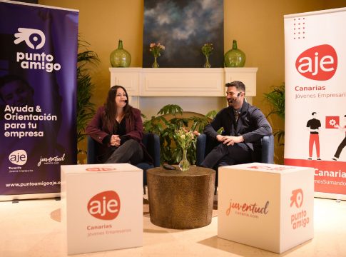 <strong>Juventud Canaria y AJE Canarias presentan la renovación del proyecto PUNTO AMIGO AJE</strong>
