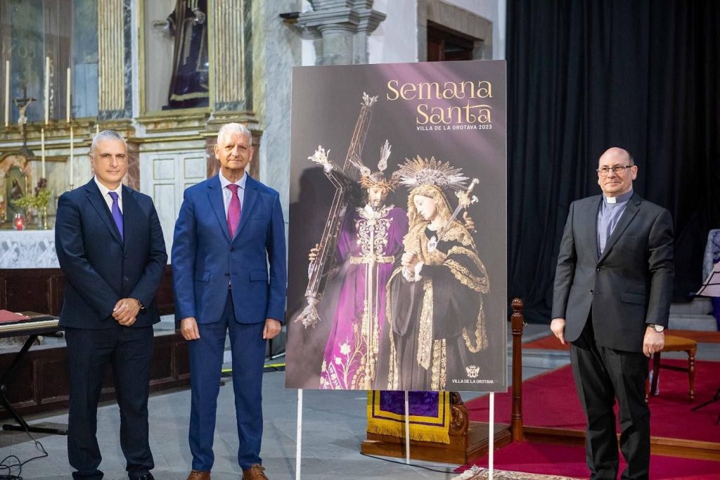<strong>El templo de Santo Domingo acogió la presentación del cartel y programa de la Semana Santa orotavense</strong>