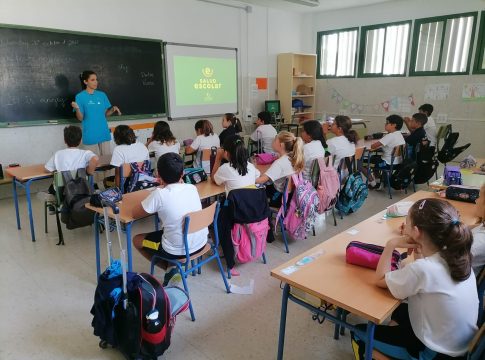 Contar con la figura de la enfermera escolar tiene efectos positivos en el profesorado