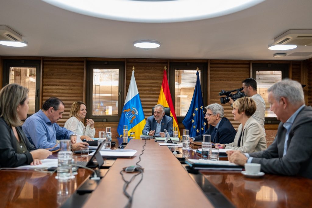 Canarias coordina a centros de investigación, empresas y sector público en la Estrategia del Microchip