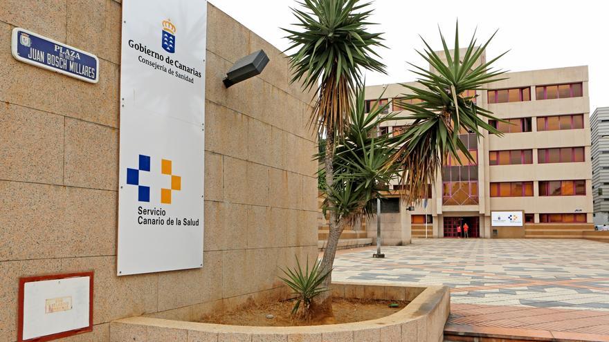 En la sanidad pública canaria hay más profesionales sanitarios de todas las ramas, excepto fisioterapeutas, según denuncia el COFC