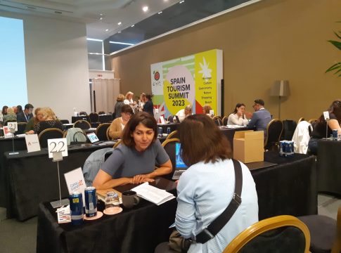 Turismo de Canarias se posiciona en el mercado de EEUU y Canadá en unas jornadas con agentes de viaje