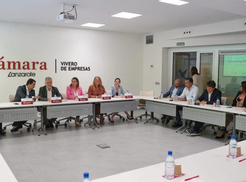 Torres apuesta por la sostenibilidad del sector servicios de Lanzarote