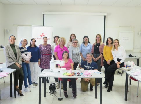 “Almohadas del corazón”, voluntariado terapéutico de la mano de Fundación Cepsa y Amate