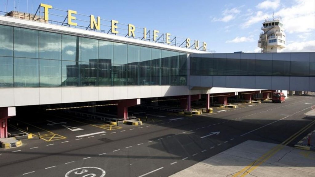 Los aeropuertos canarios cierran marzo con más de cuatro millones de pasajeros, un 2,5% más que en el mismo mes de 2019