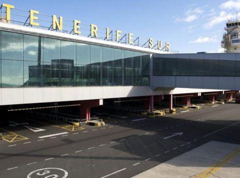Los aeropuertos canarios cierran marzo con más de cuatro millones de pasajeros, un 2,5% más que en el mismo mes de 2019