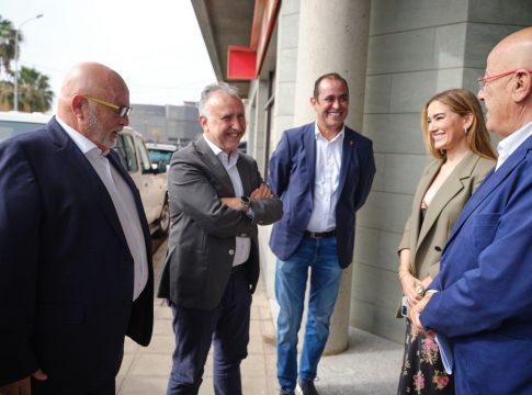 Torres se reúne con representantes de la Cámara de Comercio de Fuerteventura y de la patronal hotelera Asofuer
