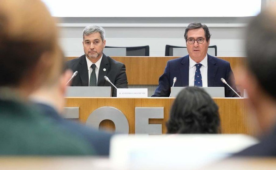 CEOE y CEPYME aprueban por unanimidad el acuerdo con sindicatos para el V AENC 