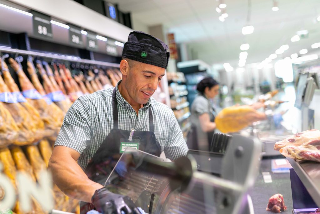 Mercadona contratará a cerca de 300 personas para la campaña de verano en Canarias