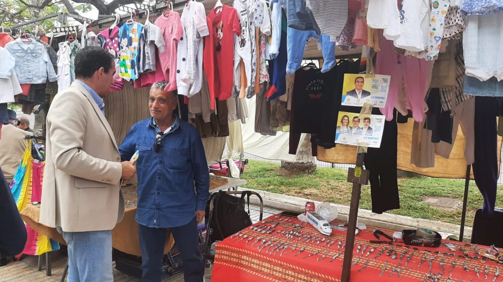 Francis Candil quiere potenciar los mercados al aire libre para convertirlos en puntos de atracción de vecinos y turistas