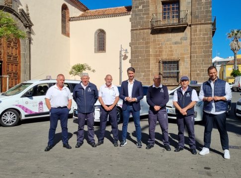Los profesionales del sector del taxi en La Laguna vestirán uniforme por primera vez a partir del 2 de junio