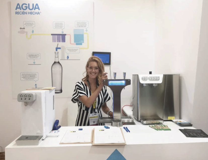Esther Macaya: “Nuestros clientes, concienciados con el medio ambiente, incurren en el ahorro del plástico y apuestan cada vez más por los equipos de ósmosis”