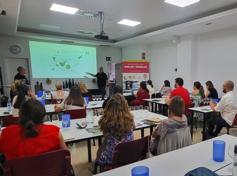 Los Embajadores del Canary Wine forman a los profesionales del vino fuera de las Islas