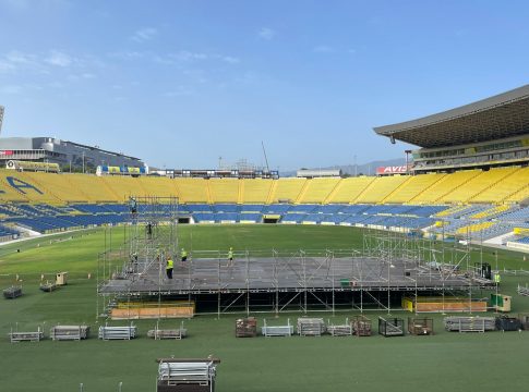 Comienza la construcción del escenario del GranCa Live Fest, el mayor festival sostenible de música latina de Europa