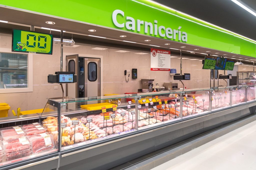 HiperDino duplica su oferta en productos frescos para ayudar a la economía de las familias canarias