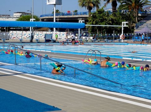 Santa Cruz oferta 2.160 plazas para los tradicionales cursillos de natación