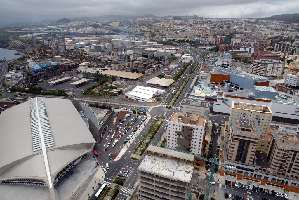 Santa Cruz de Tenerife prevé alcanzar en 2030 el 55% de reducción total de sus emisiones de CO2
