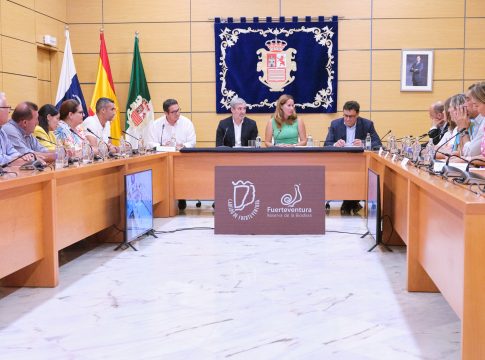 Clavijo traslada el “pleno compromiso” del Gobierno para afrontar la emergencia hídrica en Fuerteventura