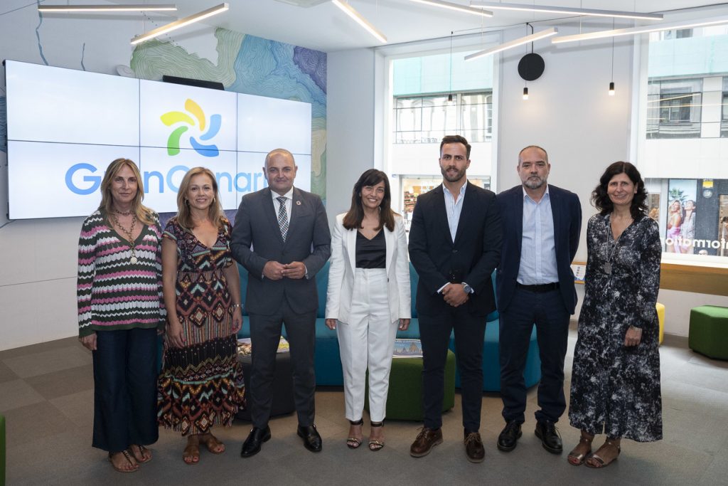 Una delegación de la Oficina Española de Turismo en Milán visita Gran Canaria de la mano de Binter