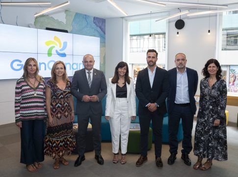 Una delegación de la Oficina Española de Turismo en Milán visita Gran Canaria de la mano de Binter