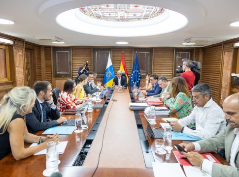 El Gobierno de Canarias encarga un informe para cuantificar los daños causados por el incendio de Tenerife
