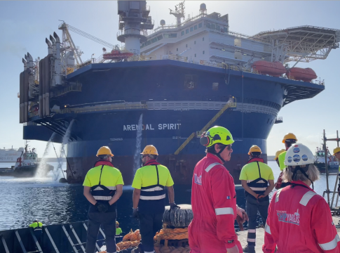 Tenerife Shipyards consigue cerrar un contrato con el hotel flotante Arendal Spirit a la par de recibir la nueva concesión de casi 23.588m2 de lámina de agua en el Puerto de Santa Cruz de Tenerife