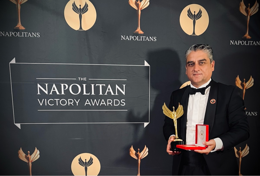 El consultor político tinerfeño Isaac Hernández gana tres premios "Napolitans" en Washington