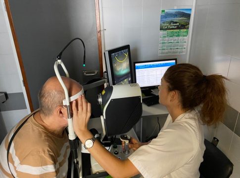 El Hospital Dr. Negrín incorpora una tecnología novedosa para tratar patologías de retina y glaucoma