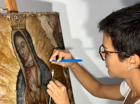 La exposición “Devoción y Materia” acerca al público el patrimonio pictórico del Santuario del Cristo 