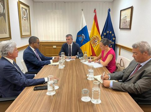 Canarias y Cabo Verde coinciden en la necesidad de estrechar lazos en turismo y comercio 