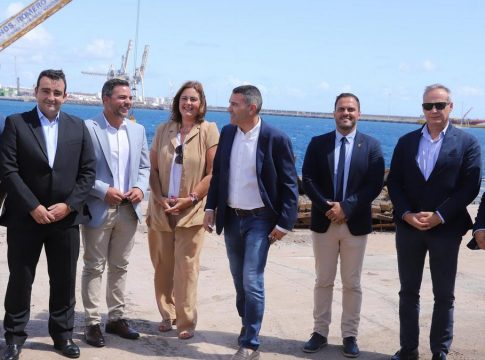 El Cabildo de Lanzarote cede la representación en la Autoridad Portuaria a la Cámara de Comercio