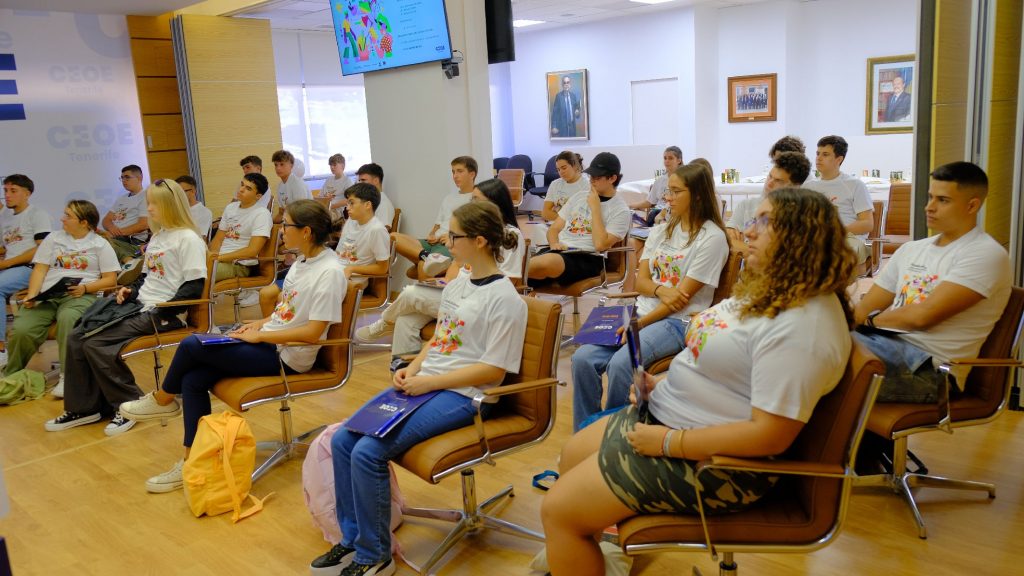 “Nueva Generación Empresarial florece en la Escuela de Verano CEOE Tenerife y Universidad de La Laguna”