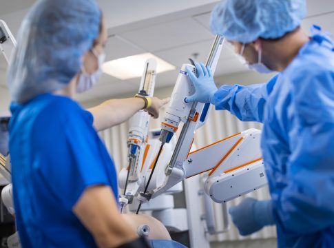 Éxito en Hospitales Universitarios San Roque y el Gabinete de Urología y Andrología en las tres primeras cirugías robóticas de cáncer de próstata