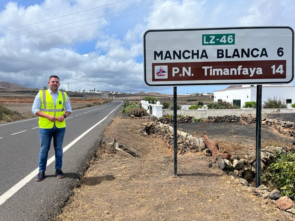 Obras Públicas ejecuta un plan de limpieza de los márgenes de las vías que conducen a Dolores 