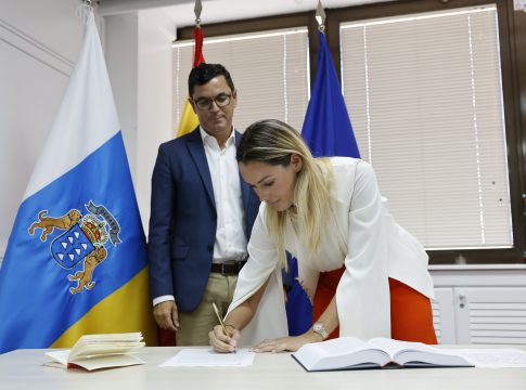 María Fernández toma posesión como directora general de Transportes del Gobierno de Canarias
