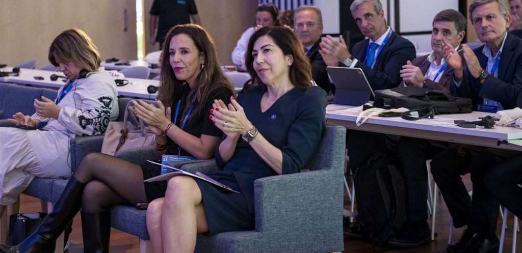 De León asiste al Foro Europeo de Turismo, con el alquiler vacacional como uno de los temas centrales