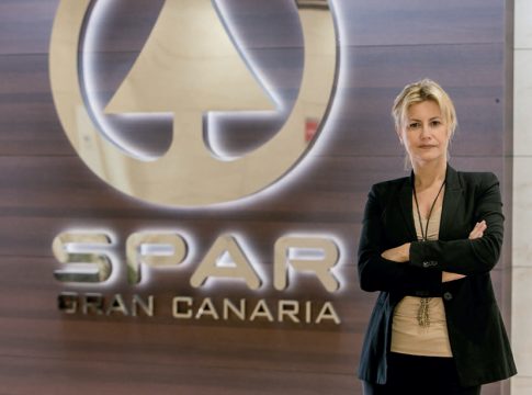 Dunia Pérez: “Nuestro objetivo es seguir creciendo junto a los más de 200 agricultores y ganaderos canarios con los que colaboramos”
