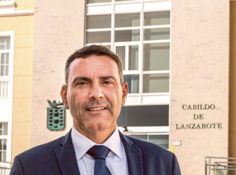 Oswaldo Betancort: “El Plan Estratégico del Cabildo de Lanzarote contempla, no solo ayudas y subvenciones al sector, sino una modernización”