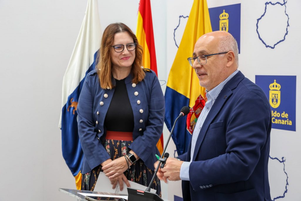 Delgado informa al Cabildo de Gran Canaria que contará con 15 millones de euros extra para crear 170 plazas sociosanitarias