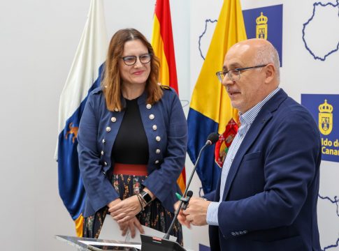 Delgado informa al Cabildo de Gran Canaria que contará con 15 millones de euros extra para crear 170 plazas sociosanitarias