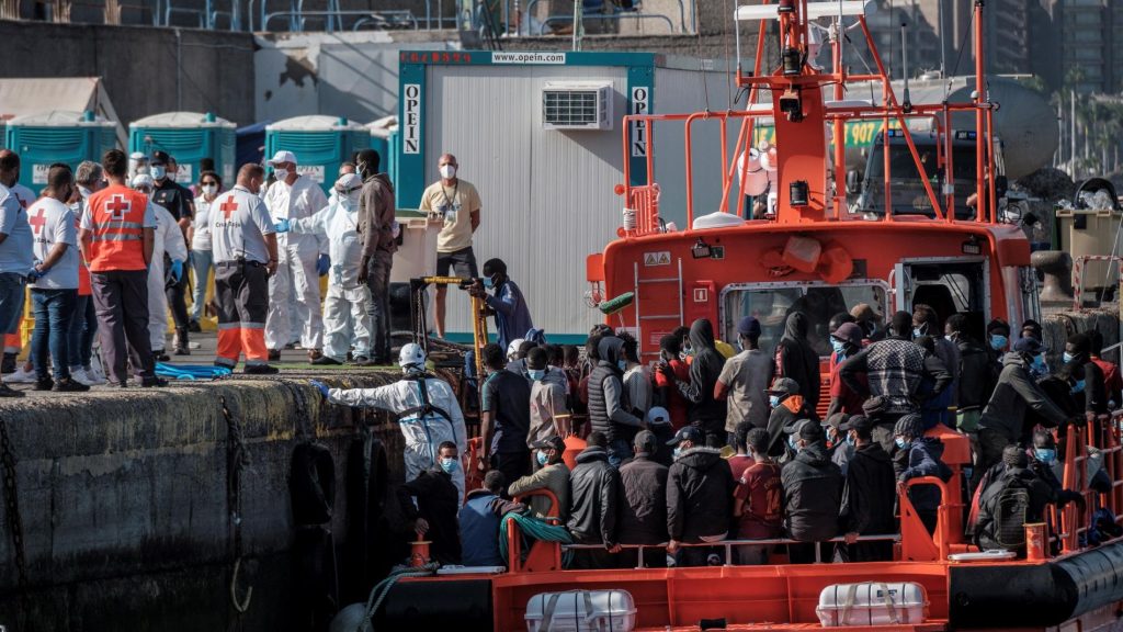 Descontrol inmigratorio: Canarias recibe 4.531 inmigrantes ilegales en 9 días, a un ritmo sin precedentes desde 2006