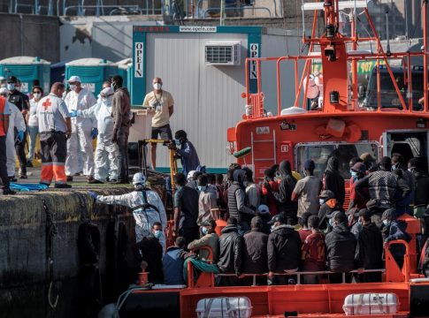 Descontrol inmigratorio: Canarias recibe 4.531 inmigrantes ilegales en 9 días, a un ritmo sin precedentes desde 2006