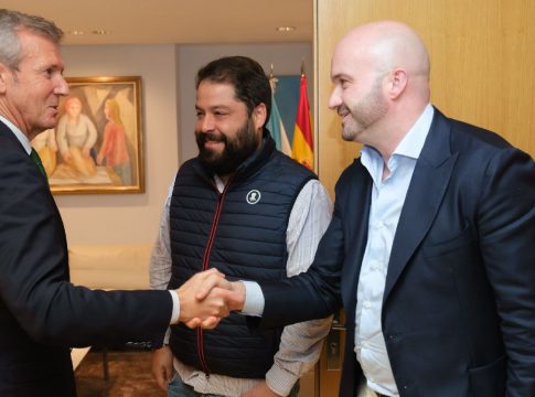El presidente de la Xunta recibe al líder de los Jóvenes Empresarios de España
